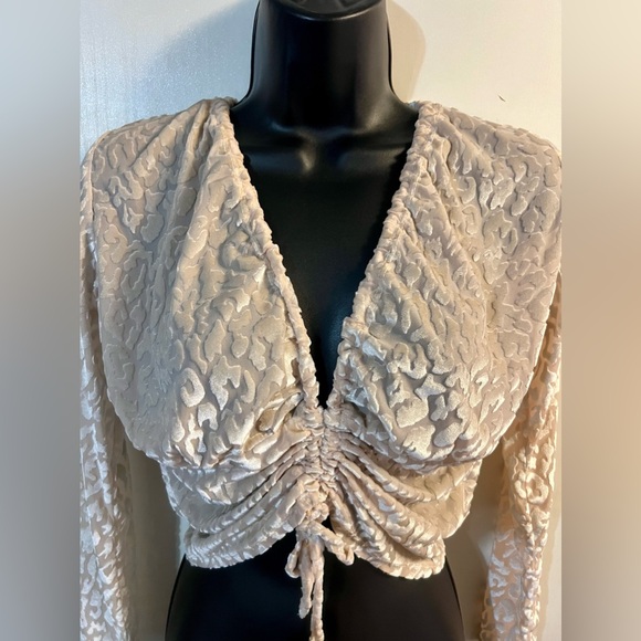 D Rock sheer cream leopard pattern crop top - Picture 3 of 4